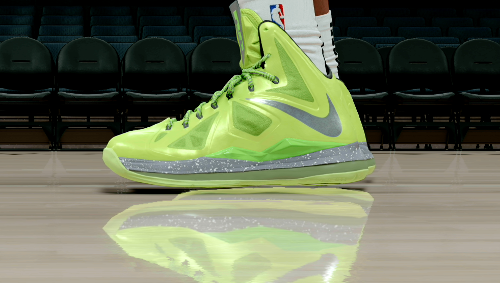 LeBron 10 Hulk