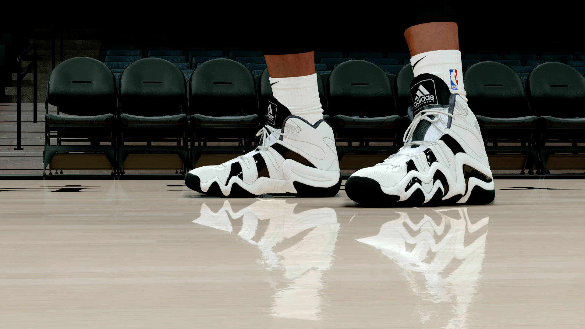 Crazy 8 White Black